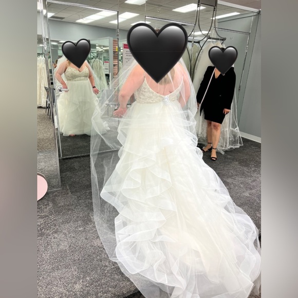 David’s Bridal Wedding Dress💍Plus size!24W Beaded bodice w/ tiered skirt- Ivory - Picture 8 of 8